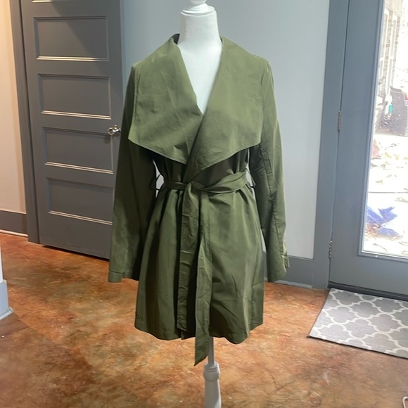 Olive green lightweight jacket - Picture 1 of 10
